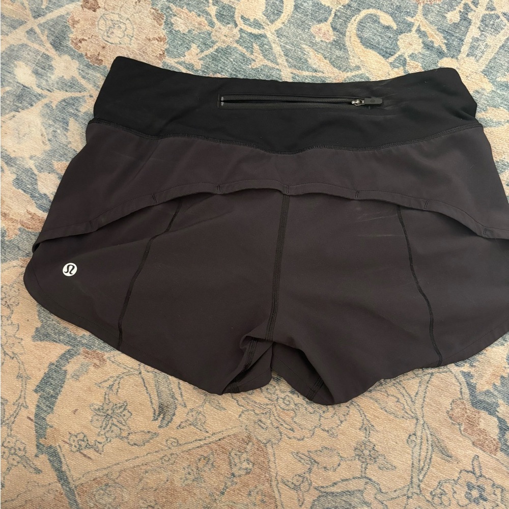 lulu lemon hotty hot shorts